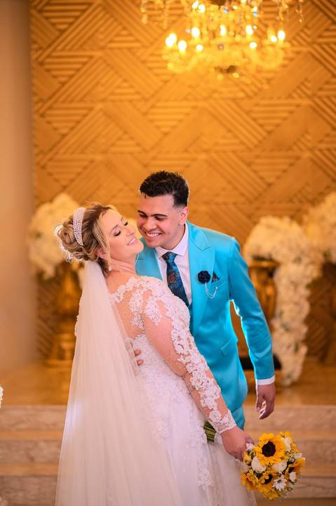 As melhores ideias e inspirações criativas de fotos de casamento registradas por fotógrafos profissionais de eventos da empresa Criativus Foto e Vídeo no Espaço Buffet Montello: Fotos protocolares dos noivos na cerimônia '