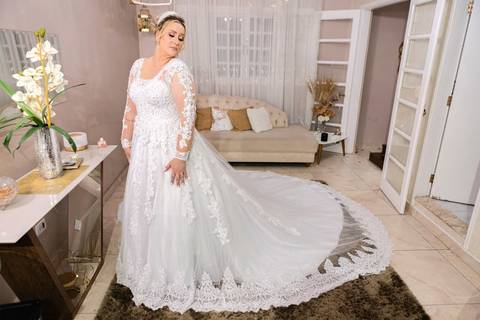 As melhores ideias e inspirações criativas de fotos de casamento registradas por fotógrafos profissionais de eventos da empresa Criativus Foto e Vídeo no salão: Fotos do Making of da noiva'