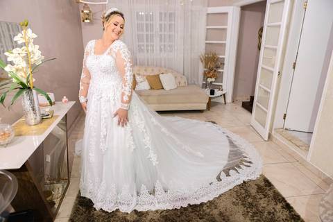 As melhores ideias e inspirações criativas de fotos de casamento registradas por fotógrafos profissionais de eventos da empresa Criativus Foto e Vídeo no salão: Fotos do Making of da noiva'