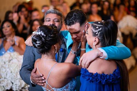 As melhores ideias e inspirações criativas de fotos de casamento registradas por fotógrafos profissionais de eventos da empresa Criativus Foto e Vídeo no Espaço Buffet Montello: Fotos do momento da cerimônia'