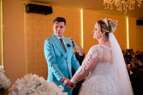 As melhores ideias e inspirações criativas de fotos de casamento registradas por fotógrafos profissionais de eventos da empresa Criativus Foto e Vídeo no Espaço Buffet Montello: Fotos do momento da cerimônia'