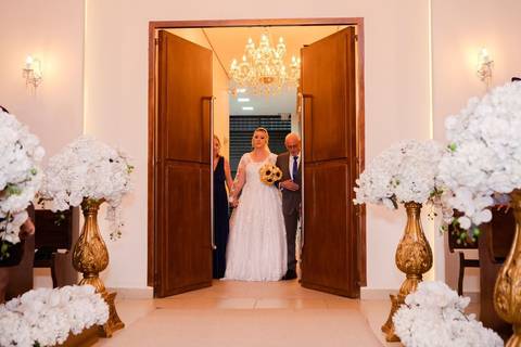 As melhores ideias e inspirações criativas de fotos de casamento registradas por fotógrafos profissionais de eventos da empresa Criativus Foto e Vídeo no Espaço Buffet Montello: Fotos do momento da cerimônia'