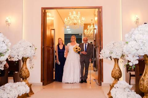 As melhores ideias e inspirações criativas de fotos de casamento registradas por fotógrafos profissionais de eventos da empresa Criativus Foto e Vídeo no Espaço Buffet Montello: Fotos do momento da cerimônia'