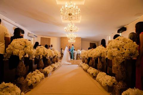 As melhores ideias e inspirações criativas de fotos de casamento registradas por fotógrafos profissionais de eventos da empresa Criativus Foto e Vídeo no Espaço Buffet Montello: Fotos do momento da cerimônia'