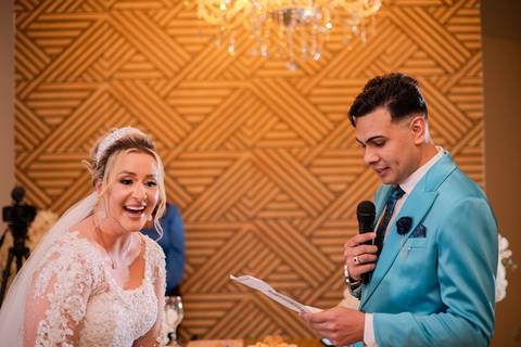 As melhores ideias e inspirações criativas de fotos de casamento registradas por fotógrafos profissionais de eventos da empresa Criativus Foto e Vídeo no Espaço Buffet Montello: Fotos do momento da cerimônia'