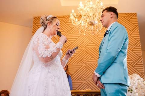 As melhores ideias e inspirações criativas de fotos de casamento registradas por fotógrafos profissionais de eventos da empresa Criativus Foto e Vídeo no Espaço Buffet Montello: Fotos do momento da cerimônia'