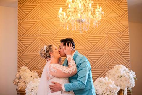 As melhores ideias e inspirações criativas de fotos de casamento registradas por fotógrafos profissionais de eventos da empresa Criativus Foto e Vídeo no Espaço Buffet Montello: Fotos do momento da cerimônia'