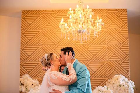 As melhores ideias e inspirações criativas de fotos de casamento registradas por fotógrafos profissionais de eventos da empresa Criativus Foto e Vídeo no Espaço Buffet Montello: Fotos do momento da cerimônia'