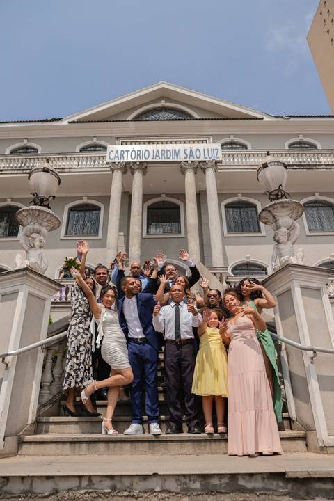 As melhores ideias e inspirações criativas de fotos de casamento civil registradas por fotógrafos profissionais de eventos da empresa Criativus Foto e Vídeo no Cartório do Jardim São Luiz'