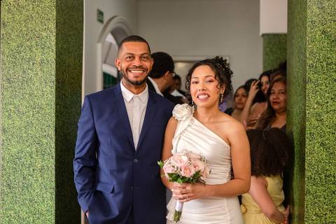 As melhores ideias e inspirações criativas de fotos de casamento civil registradas por fotógrafos profissionais de eventos da empresa Criativus Foto e Vídeo no Cartório do Jardim São Luiz'