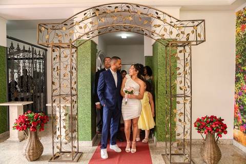 As melhores ideias e inspirações criativas de fotos de casamento civil registradas por fotógrafos profissionais de eventos da empresa Criativus Foto e Vídeo no Cartório do Jardim São Luiz'