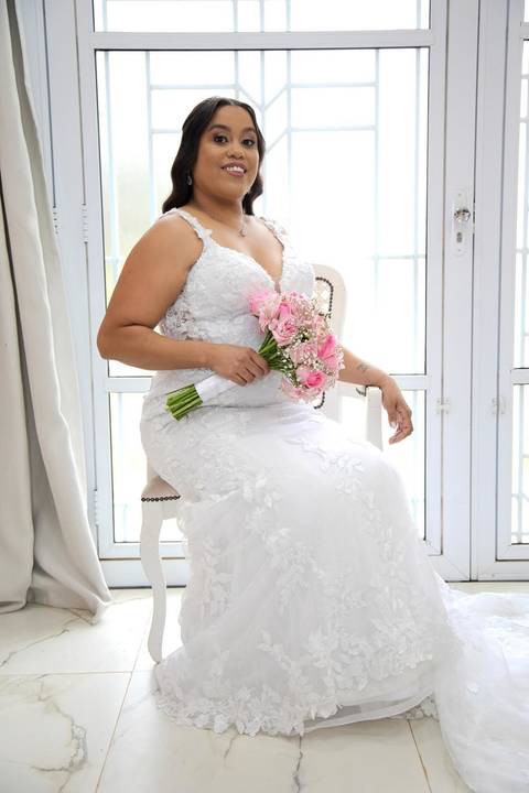 As melhores ideias e inspirações criativas de fotos de casamento registradas por fotógrafos profissionais de eventos da empresa Criativus Foto e Vídeo no salão: making of da noiva'