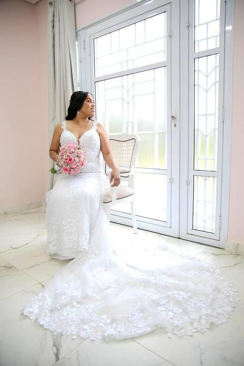 As melhores ideias e inspirações criativas de fotos de casamento registradas por fotógrafos profissionais de eventos da empresa Criativus Foto e Vídeo no salão: making of da noiva'