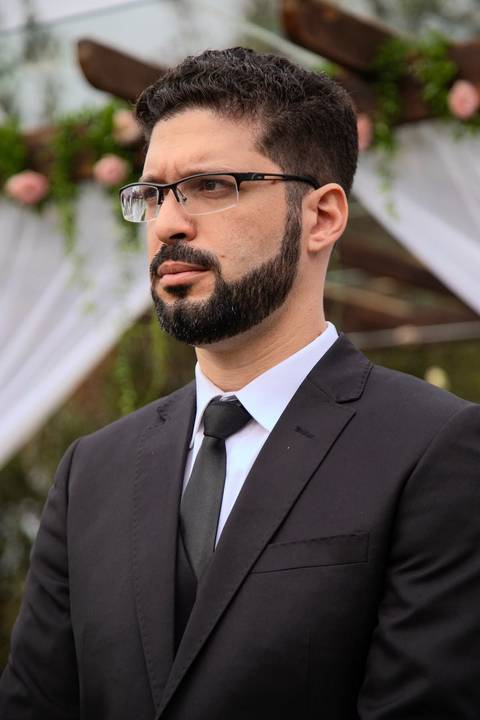 As melhores ideias e inspirações criativas de fotos de casamento registradas por fotógrafos profissionais de eventos da empresa Criativus Foto e Vídeo no espaço Chácara Picovinho: fotos do momento da cerimônia'