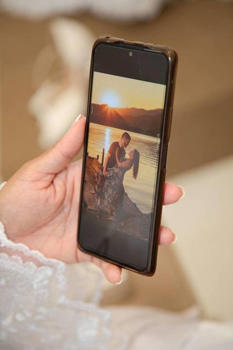 As melhores ideias e inspirações criativas de fotos de casamento registradas por fotógrafos profissionais de eventos da empresa Criativus Foto e Vídeo no salão: making of da noiva'