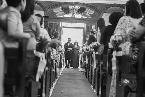 As melhores ideias e inspirações criativas de fotos de casamento registradas por fotógrafos profissionais de eventos da empresa Criativus Foto e Vídeo na Paróquia Matriz Santa Ana: Fotos dos Momentos da cerimônia'