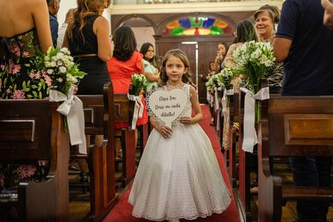 As melhores ideias e inspirações criativas de fotos de casamento registradas por fotógrafos profissionais de eventos da empresa Criativus Foto e Vídeo na Paróquia Matriz Santa Ana: Fotos dos Momentos da cerimônia'