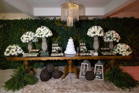 As melhores ideias e inspirações criativas de fotos de casamento registradas por fotógrafos profissionais de eventos da empresa Criativus Foto e Vídeo na Chácara Hibisco: Foto da decoração'