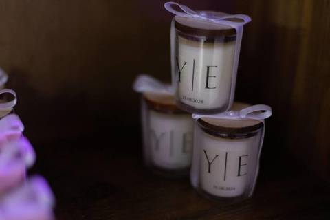 As melhores ideias e inspirações criativas de fotos de casamento registradas por fotógrafos profissionais de eventos da empresa Criativus Foto e Vídeo na Chácara Hibisco: Foto da decoração'