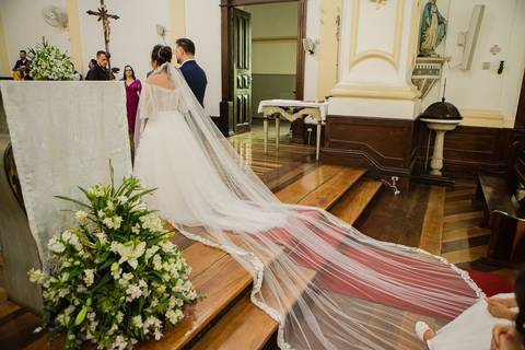 As melhores ideias e inspirações criativas de fotos de casamento registradas por fotógrafos profissionais de eventos da empresa Criativus Foto e Vídeo na Paróquia Matriz Santa Ana: Fotos dos Momentos da cerimônia'