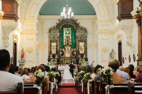 As melhores ideias e inspirações criativas de fotos de casamento registradas por fotógrafos profissionais de eventos da empresa Criativus Foto e Vídeo na Paróquia Matriz Santa Ana: Fotos dos Momentos da cerimônia'