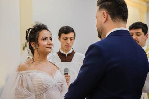 As melhores ideias e inspirações criativas de fotos de casamento registradas por fotógrafos profissionais de eventos da empresa Criativus Foto e Vídeo na Paróquia Matriz Santa Ana: Fotos dos Momentos da cerimônia'