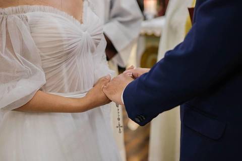 As melhores ideias e inspirações criativas de fotos de casamento registradas por fotógrafos profissionais de eventos da empresa Criativus Foto e Vídeo na Paróquia Matriz Santa Ana: Fotos dos Momentos da cerimônia'