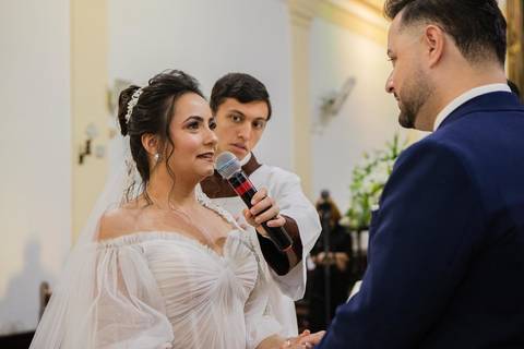 As melhores ideias e inspirações criativas de fotos de casamento registradas por fotógrafos profissionais de eventos da empresa Criativus Foto e Vídeo na Paróquia Matriz Santa Ana: Fotos dos Momentos da cerimônia'