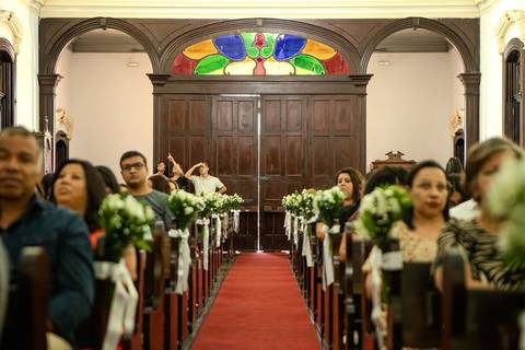 As melhores ideias e inspirações criativas de fotos de casamento registradas por fotógrafos profissionais de eventos da empresa Criativus Foto e Vídeo na Paróquia Matriz Santa Ana: Fotos dos Momentos da cerimônia'