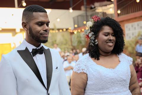As melhores ideias e inspirações criativas de fotos de casamento registradas por fotógrafos profissionais de eventos da empresa Criativus Foto e Vídeo no Espaço Buffet Novo Sonho: Foto do momento da cerimônia'
