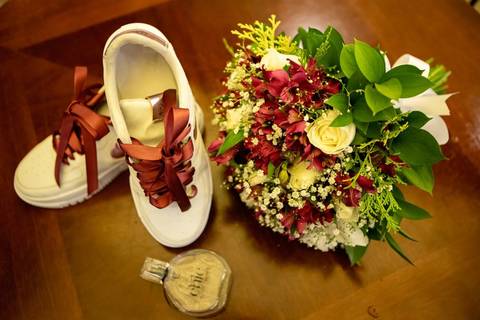 As melhores ideias e inspirações criativas de fotos de casamento registradas por fotógrafos profissionais de eventos da empresa Criativus Foto e Vídeo no Espaço Buffet Novo Sonho: Fotos dos itens da noiva'