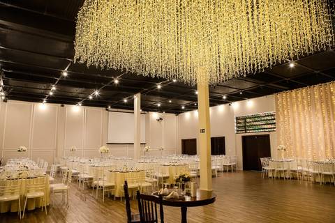 As melhores ideias e inspirações criativas de fotos de casamento registradas por fotógrafos profissionais de eventos da empresa Criativus Foto e Vídeo no Espaço Buffet Novo Sonho: Fotos da recepção '