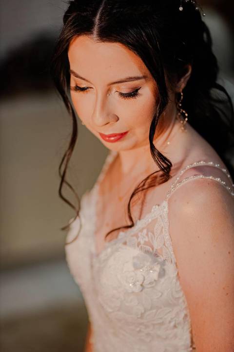 As melhores ideias e inspirações criativas de fotos de casamento registradas por fotógrafos profissionais de eventos da empresa Criativus Foto e Vídeo do making of da noiva'