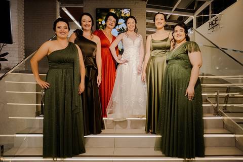 As melhores ideias e inspirações criativas de fotos de casamento registradas por fotógrafos profissionais de eventos da empresa Criativus Foto e Vídeo do making of da noiva'