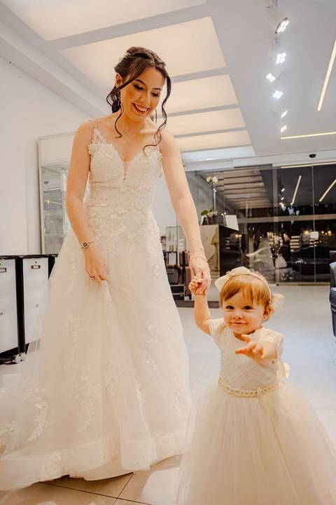 As melhores ideias e inspirações criativas de fotos de casamento registradas por fotógrafos profissionais de eventos da empresa Criativus Foto e Vídeo do making of da noiva'