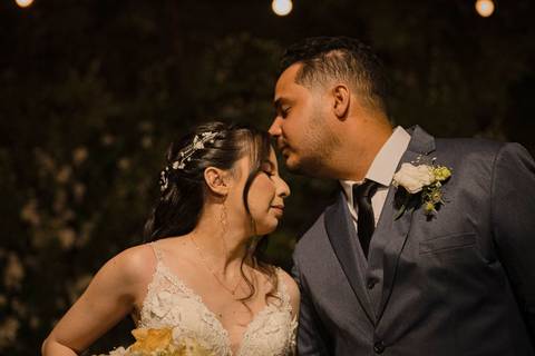 As melhores ideias e inspirações criativas de fotos de casamento registradas por fotógrafos profissionais de eventos da empresa Criativus Foto e Vídeo no Espaço Mariah: Fotos do momento da cerimônia'