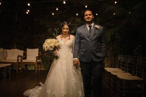 As melhores ideias e inspirações criativas de fotos de casamento registradas por fotógrafos profissionais de eventos da empresa Criativus Foto e Vídeo no Espaço Mariah: Fotos do momento da cerimônia'