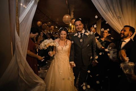 As melhores ideias e inspirações criativas de fotos de casamento registradas por fotógrafos profissionais de eventos da empresa Criativus Foto e Vídeo no Espaço Mariah: Fotos do momento da cerimônia'