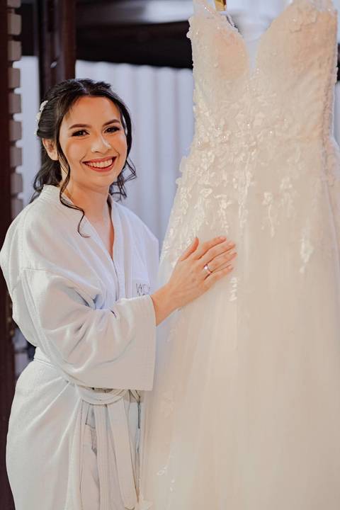 As melhores ideias e inspirações criativas de fotos de casamento registradas por fotógrafos profissionais de eventos da empresa Criativus Foto e Vídeo do making of da noiva'