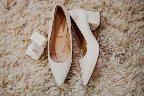 As melhores ideias e inspirações criativas de fotos de casamento registradas por fotógrafos profissionais de eventos da empresa Criativus Foto e Vídeo do making of da noiva'