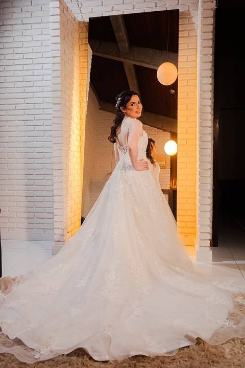 As melhores ideias e inspirações criativas de fotos de casamento registradas por fotógrafos profissionais de eventos da empresa Criativus Foto e Vídeo do making of da noiva'