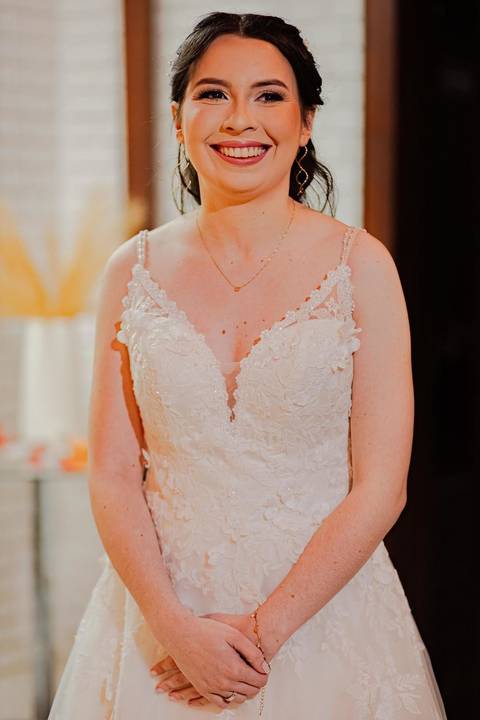 As melhores ideias e inspirações criativas de fotos de casamento registradas por fotógrafos profissionais de eventos da empresa Criativus Foto e Vídeo do making of da noiva'