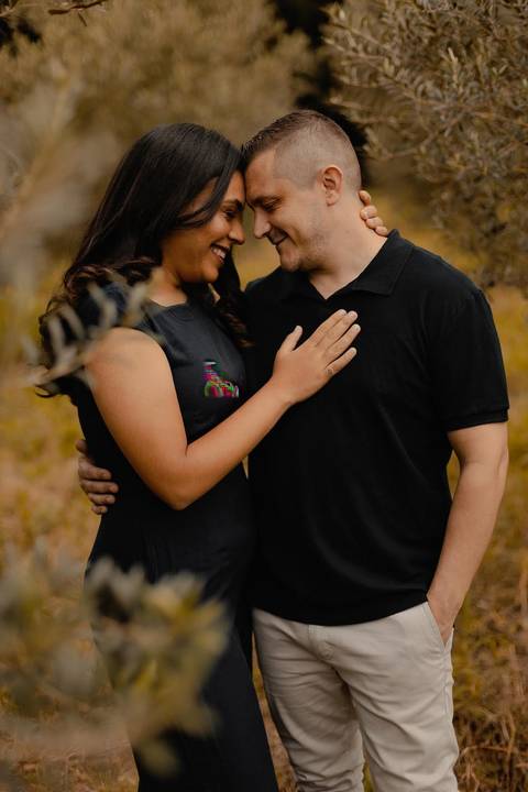 As melhores ideias e inspirações criativas de fotos de ensaio pré casamento registradas por profissionais de eventos da empresa Criativus Foto e Vídeo na Casa Celeiro'