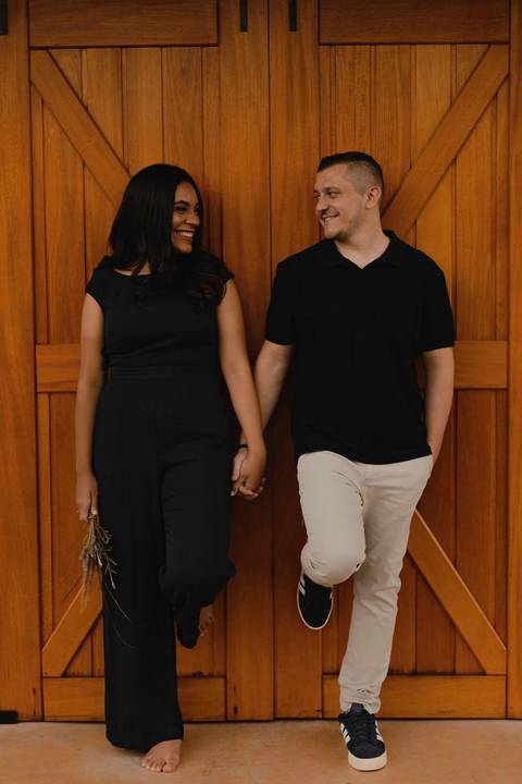 As melhores ideias e inspirações criativas de fotos de ensaio pré casamento registradas por profissionais de eventos da empresa Criativus Foto e Vídeo na Casa Celeiro'