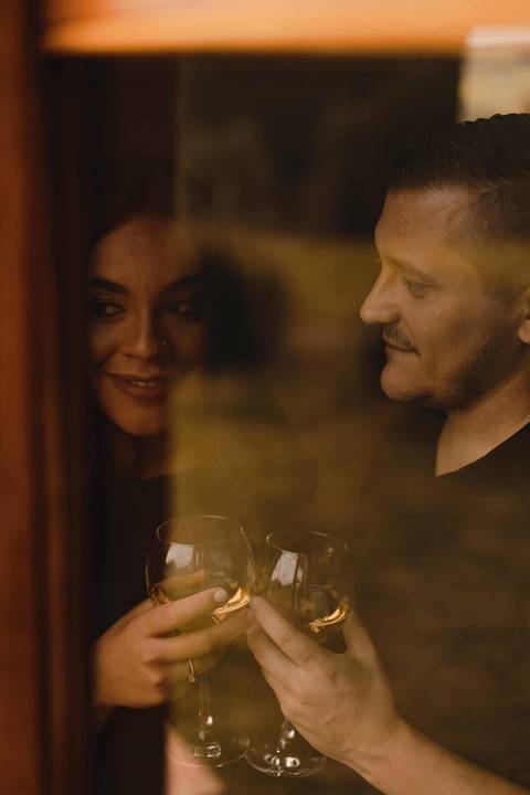 As melhores ideias e inspirações criativas de fotos de ensaio pré casamento registradas por profissionais de eventos da empresa Criativus Foto e Vídeo na Casa Celeiro'