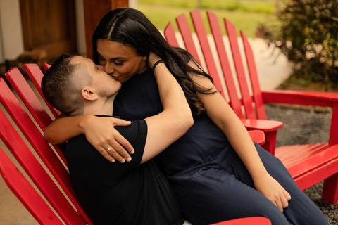 As melhores ideias e inspirações criativas de fotos de ensaio pré casamento registradas por profissionais de eventos da empresa Criativus Foto e Vídeo na Casa Celeiro'