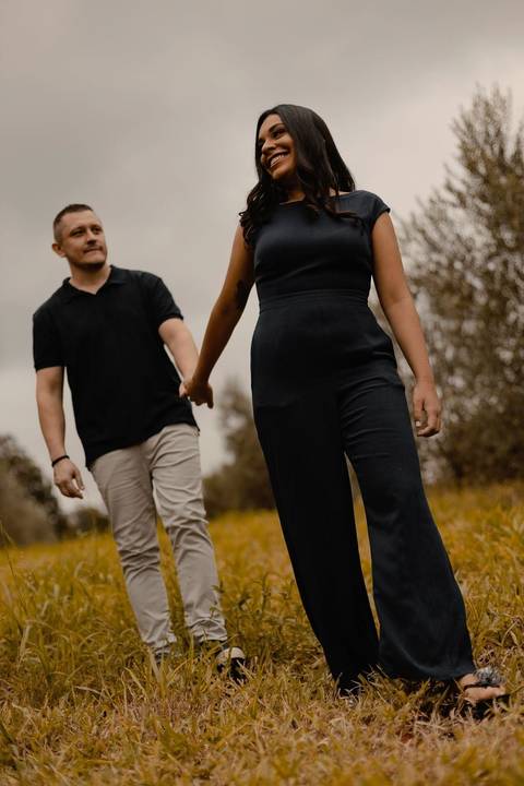 As melhores ideias e inspirações criativas de fotos de ensaio pré casamento registradas por profissionais de eventos da empresa Criativus Foto e Vídeo na Casa Celeiro'