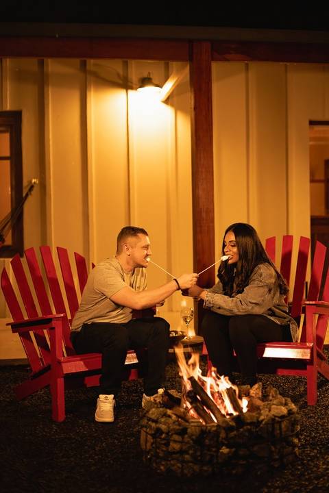 As melhores ideias e inspirações criativas de fotos de ensaio pré casamento registradas por profissionais de eventos da empresa Criativus Foto e Vídeo na Casa Celeiro'