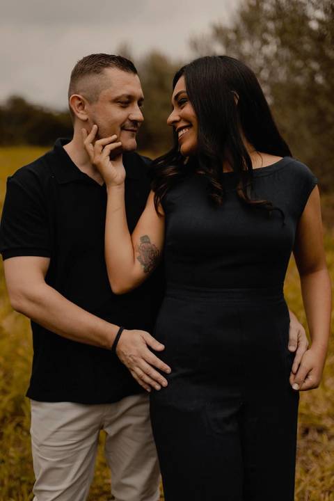 As melhores ideias e inspirações criativas de fotos de ensaio pré casamento registradas por profissionais de eventos da empresa Criativus Foto e Vídeo na Casa Celeiro'