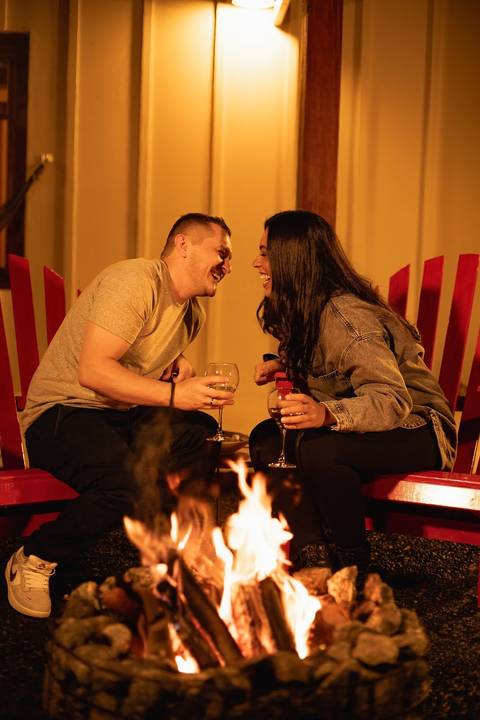 As melhores ideias e inspirações criativas de fotos de ensaio pré casamento registradas por profissionais de eventos da empresa Criativus Foto e Vídeo na Casa Celeiro'